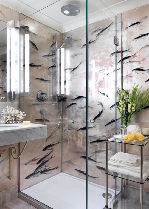 degournay-hannah-rachel-gurney-homestory-tapeten-wallpapers-bathroom-fishwallpaper-decohome.de_