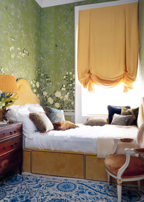 degournay-hannah-rachel-gurney-homestory-tapeten-wallpapers-green-yellow-ned-bedroom-decohome.de_