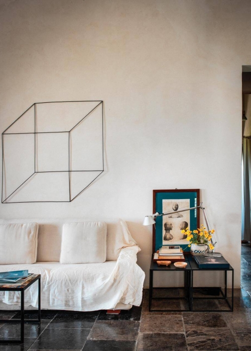 the-thinking-traveller-sizilien-i-lentischi-decohome.de-sicily-carlo-andreas-holiday-home-sofa