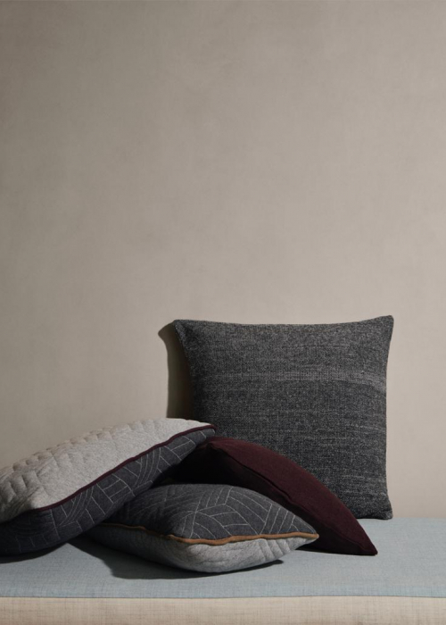 blomus-kvadrat-kissenkollektion-dunkel-decohome.de_.