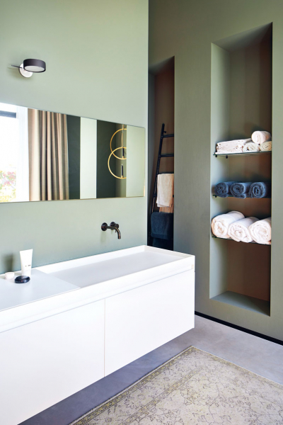 wohnhaus-wohnen-regula_wohnhaus-aschaffenburg-wohngeschichte-modern-wohnen-badezimmer-gruene-wand-sabrina-rothe-decohome.de_