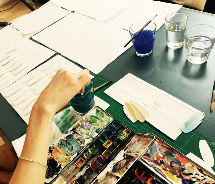 green-product-award-2019_13rugs_makingof_deep-blue2_decohome.de_