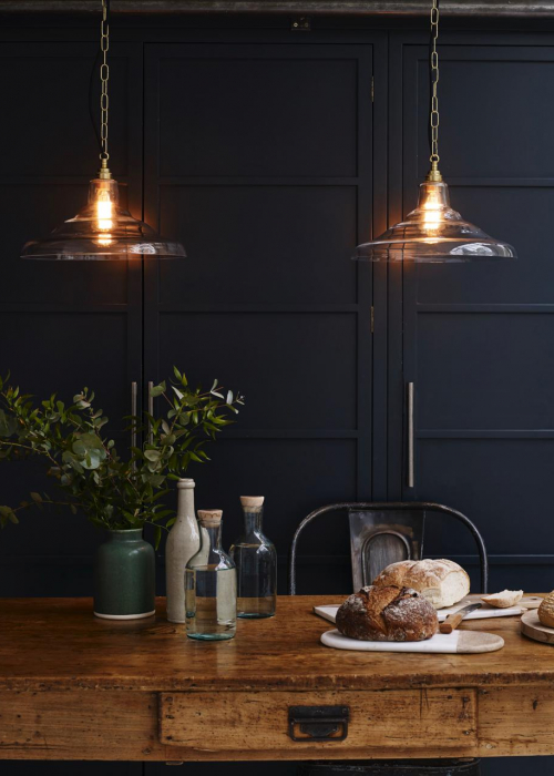 lampen-wand-stehlampen-tischlampen-licht-decohome.de_20160622davey-lighting-glass-school-pendant-size-2-clear-glass-8200-kitchen-lighting-lifestyle-portrait-kopie0040