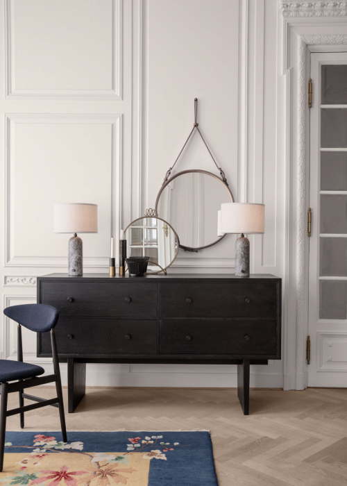 lampen-wand-stehlampen-tischlampen-licht-decohome.de_20181009gubi_gentdiningchair_privatesideboard_gravitytablelamp_mategotflowerpot_randacciowallmirror_adnetwallmirroralcantara_on-kopie0045