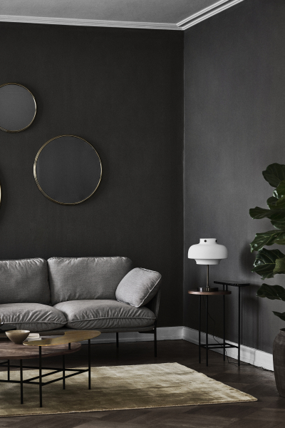 wandgestaltung-schwarze-wand-wohnzimmer-decohome.de-andtradition