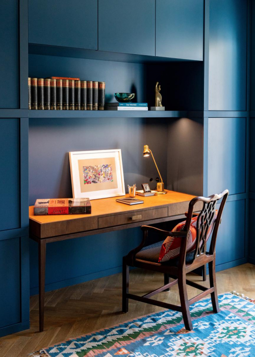 home-office-einrichten-schrankwand-decohome.de-schreibtisch-sebastian-zenker-interior-design_city-apartment