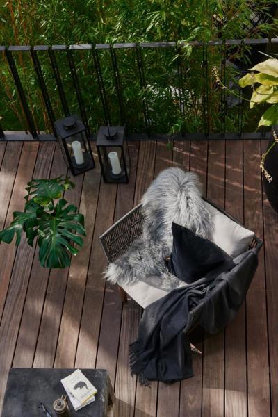 balkonboden-terassenboden-gestalten-decohome.de-ideen-holzdielen-kontor