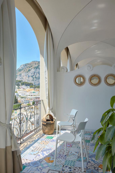 balkonboden-terassenboden-gestalten-decohome.de-ideen-kartell