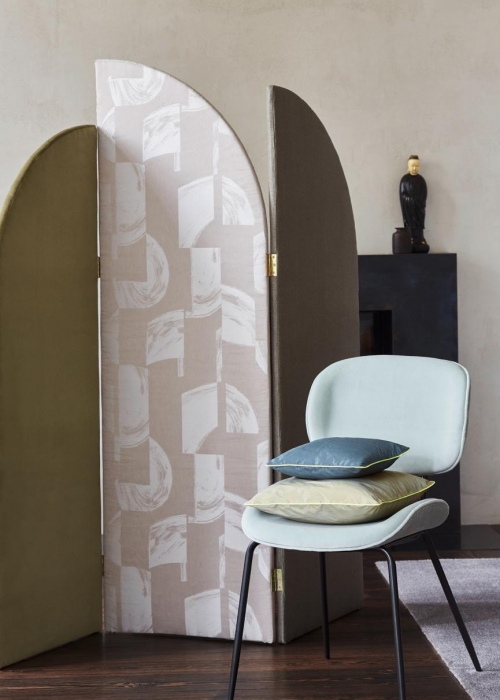 muenchner-stoff-fruehling-2020-msf-trends-decohomede-20200309creationbaumann441320200310creationbaumann_20191120graphicsandelegance_noble_camouflage_4_300dpi2402-14705