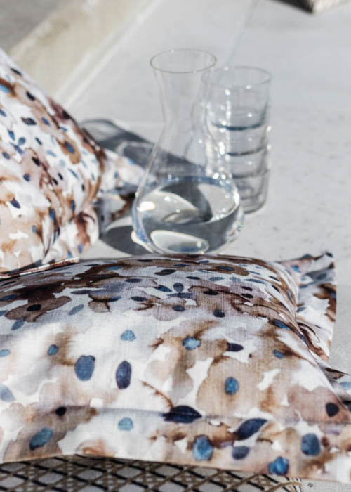 skandinavisch-wohnen-jab-anstoetz-kopenhagen-outdoorkollektion-stoffe-springtime-ibiza_detail-decohome