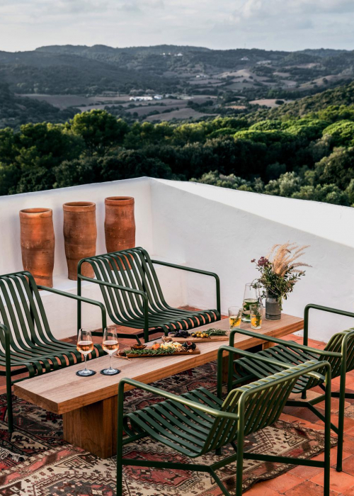 ferienhaus-auf-menorca-es-bec-d-aguila-decohomede-gartenstuehle