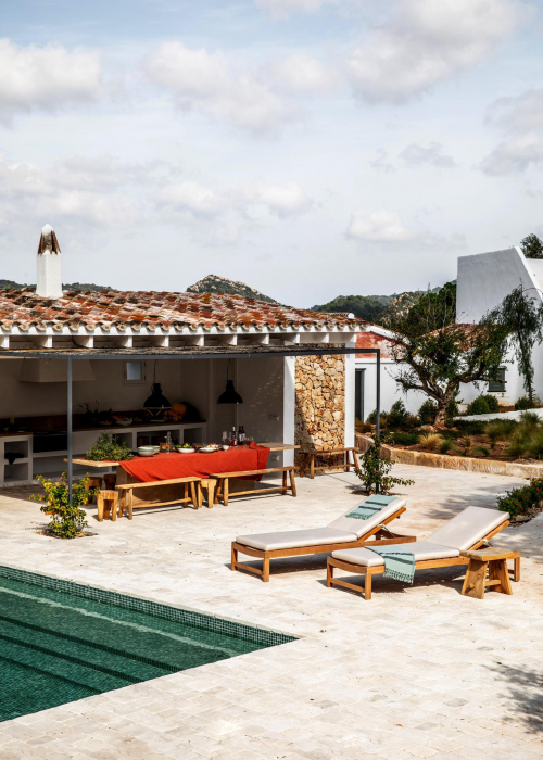 ferienhaus-auf-menorca-es-bec-d-aguila-decohomede-pool