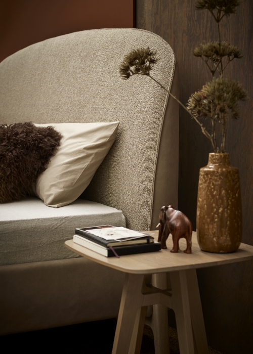 hohem-kopfteil-textiles-betthaupt-trends-decohome-20191220moellerdesign_yva_kopfteil_mood8377