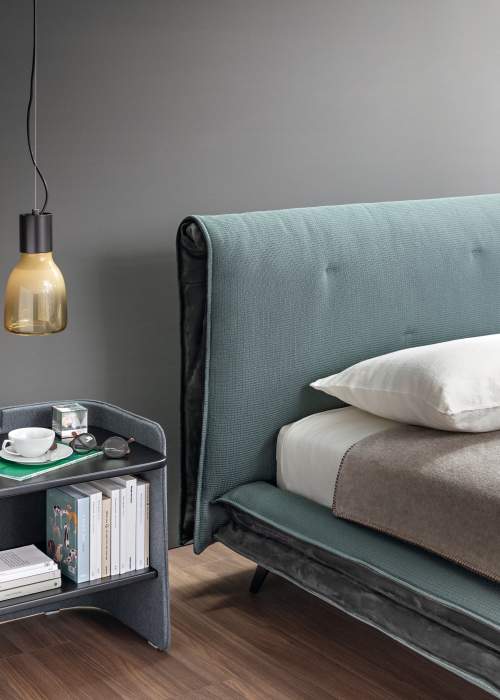 hohem-kopfteil-textiles-betthaupt-trends-decohome-20200702bonaldo_parentesi-comodino_saddle-bed8369