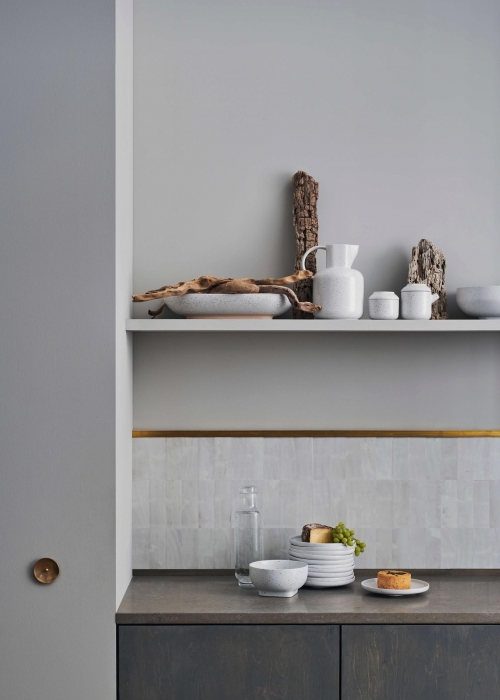 trendfarben2021-decohome.de-grau-pantone-kueche-bolia