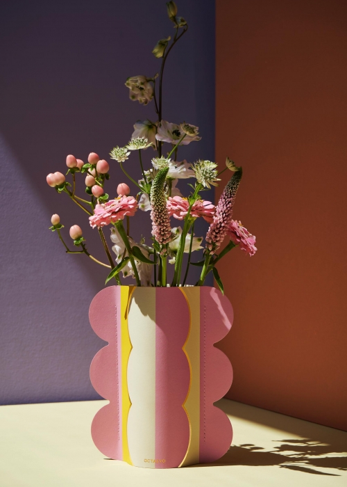 trendfarben2021-decohome.de-rosa-gelb-vase-papier-octaevo