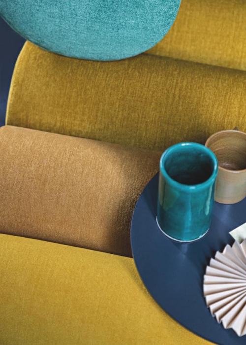 stoff-trends-wohntextilien-einrichtungsstoffe-decohome.de-samt-gelb-blau-rubelli