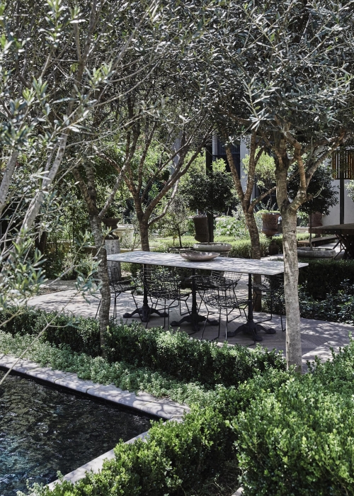 schwarze-waende-wohnen-suedafrike-anli-jones-christian-van-der-walt-dechome-20190115bureaux_house_vd_walt_532285