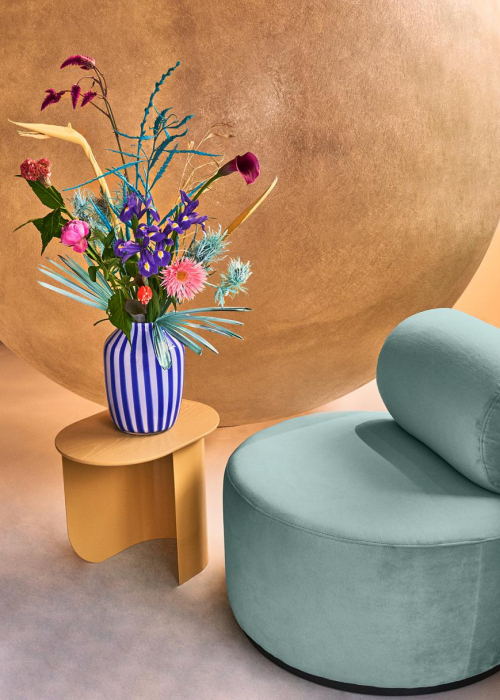 bluemndeko-trendkollektion_crazyillusions_gerbera-celosie-iris-gestreifte-vase-tollwasblumenmachen.de-decohome