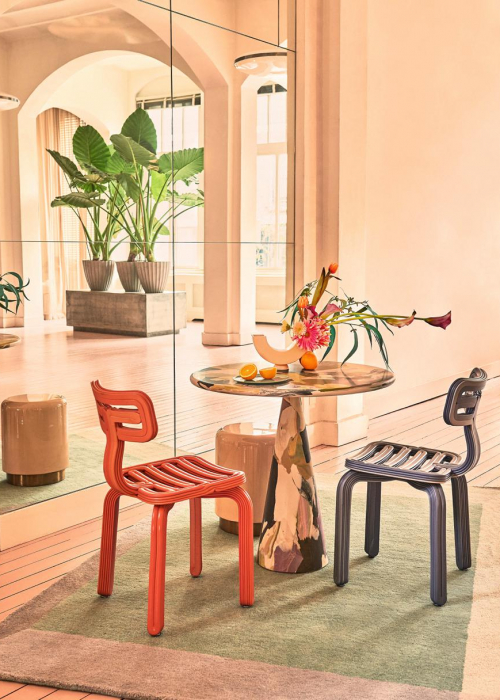 blumendeko-trendkollektion_crazyillusions_tulpen-und-gerbera-in-einem-hellen-interior-tollwasblumenmachen.de-decohome