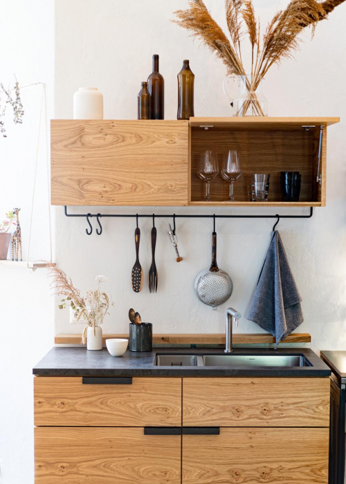 neue-kueche-trends-decohome.de-kleiner-raum-modul-frau-caze