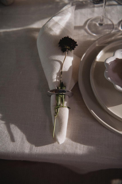 Stoffservietten tischdeko weiss leinen serviettenring decohome.de