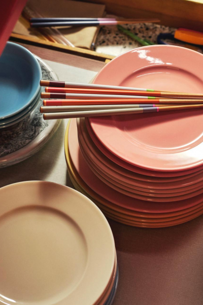 Buntes Geschirr Teller Tischdeko decohome.de HAY 20210212 6449