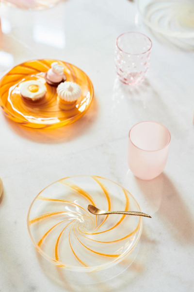 Buntes Geschirr Teller Tischdeko decohome.de Lifestyle AutumnWinter 2021 Kodanska HIGH 10