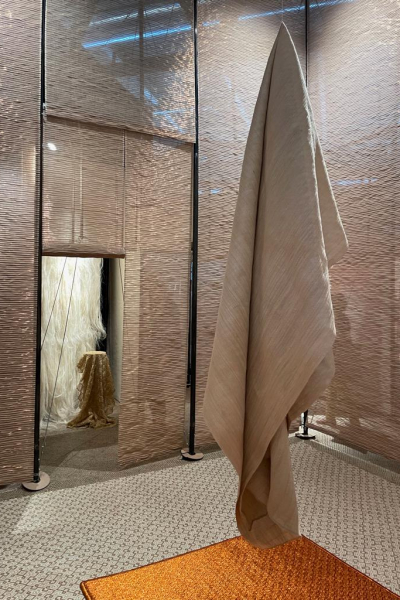 salone del mobile 2022 stoffe teppiche verdi beduinenzelt decohome.de 1