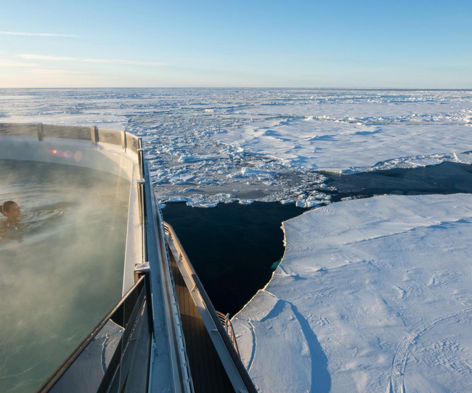 polar kreuzfahrt pool Ponant cruise OlivierBlaud