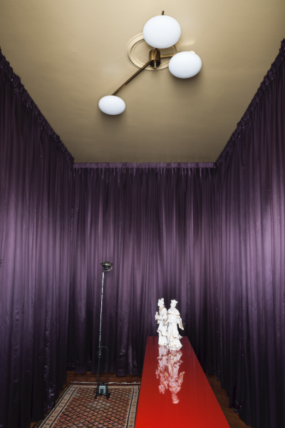 Textile Wandgestaltung Vorhang statt Wandfarbe decohome.de Dimorestudio