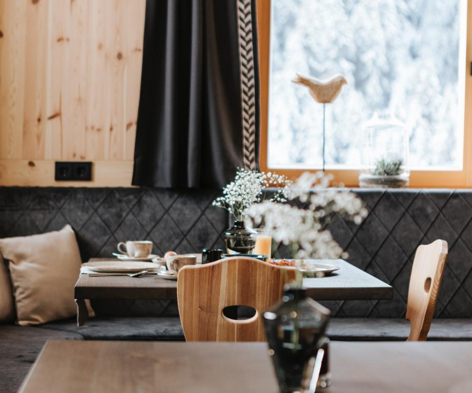 eckbank landhausstil Trixl Einrichtung Thurnerhof Bauernstube decohome.de 1