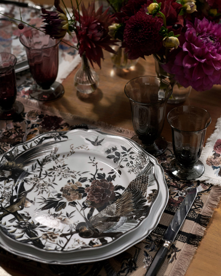 porzellan blumen DIOR MAISON foto Mathilde Hiley decohome.de