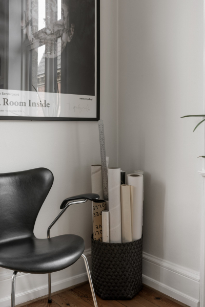 scandi style kopenhagen altbau homestory line nevers krabbenhoft wohnzimmer Wandbilder sofacompany 25