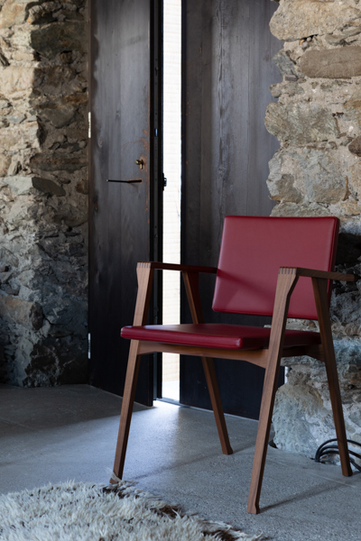 stuhl rotes leder decohome.de arch. ALFREDO VANOTTI ph monica spezia livinginside 10