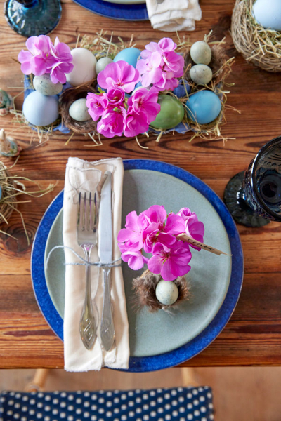 Ostertisch Geranien 2000 decohome.de