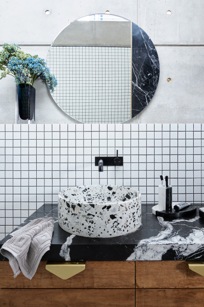 greg natale kyle bay badezimmer weisse fliesen decohome.de