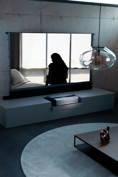 beamer in sideboard LEICA CINE1 Kettnaker 04 RGB © Leica Camera AG decohome.de