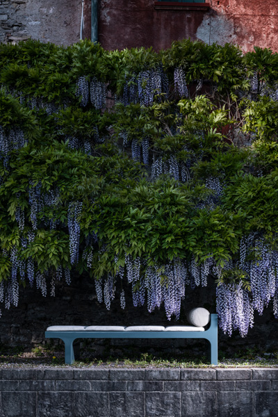 moderne sonnenliege blauer rahmen Baxter decohome.de