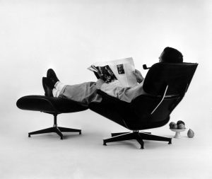 Catawiki Charles Eames Lounge Chair and Ottoman 1956 Copyright Eames Office LLC decohome.de