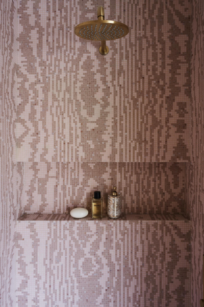 Greg Natale Fliesen Mosaik Dusche decohome.de