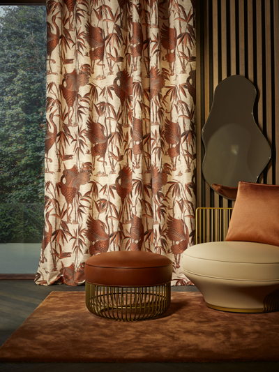 vorhangstoff kraniche rostrot SaumundViebahn 20221121 0905 decohome.de