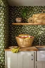 hauswirtschaftsraum gestalten 11 Little Greene Moon Daisies Olive Colour Full decohome.de