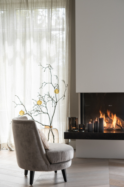 weihnachtsheft kamin grauer sessel hamburg decohome.de