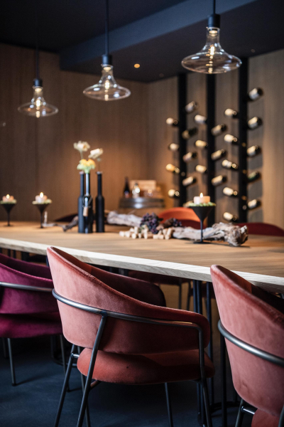 Feuerstein Nature Family Resort Weinkeller © Hannes Niederkofler decohome.de