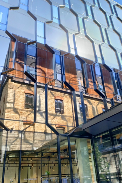 Tallin Citytrip Rotermann Quartier verspiegelte Fassade decohome.de