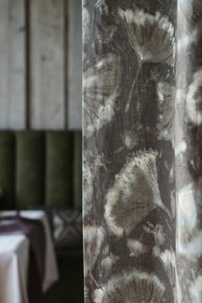 Fine dunkler SToff Muenchner Stoff Fruehling decohome.de