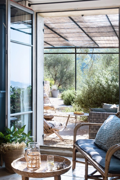 Ausblick Terrasse Wohnzimmer Domaine Saint Sauveur 08 decohome.de