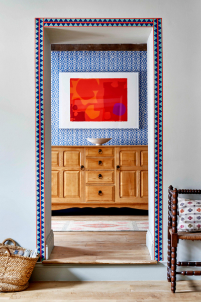 tapeten borduere tuerrahmen SusieAtkinson moderne wandgestaltung tapete farbe decohome