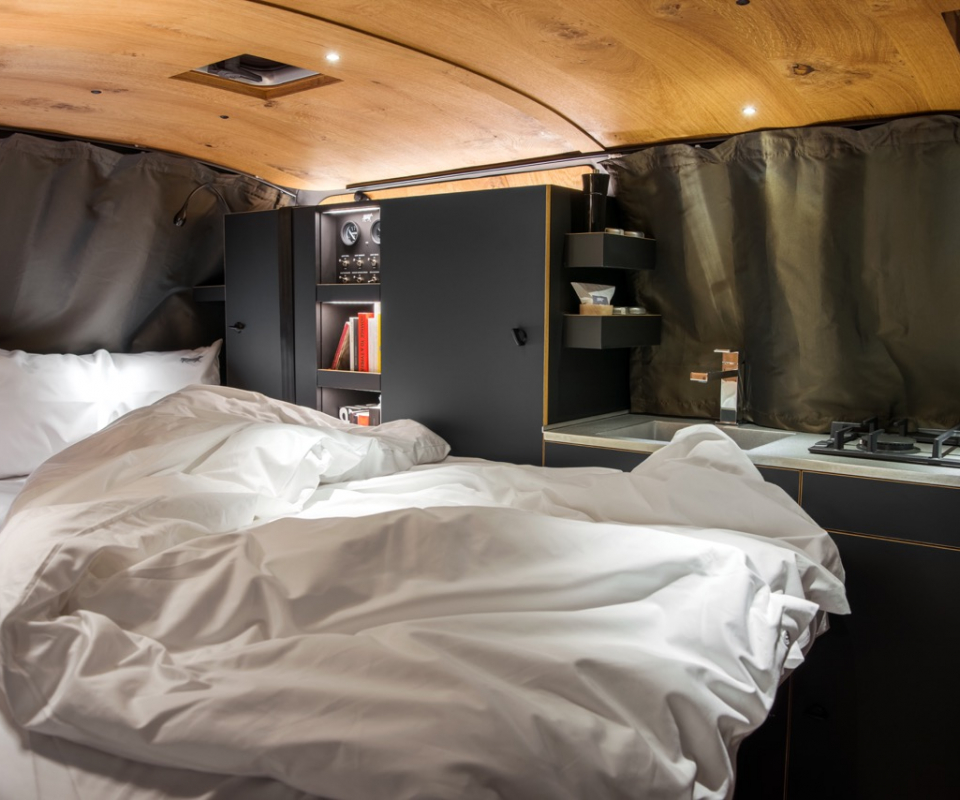 MOORMANN Custombus Bett rgb (@We Make Them Wonder) decohome.de